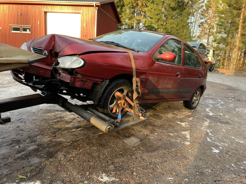 Är skrotbilar farligt avfall?