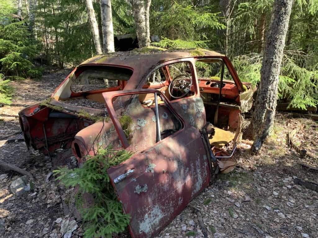Din gamla bils slutdestination med bilskrot i Tumba